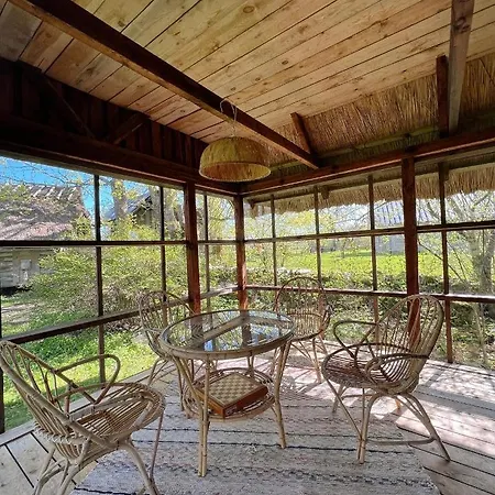 Muhu Tonise Talu * Liiva