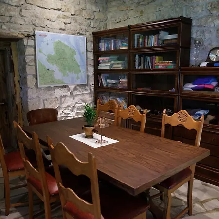 Muhu Tonise Talu Guest house