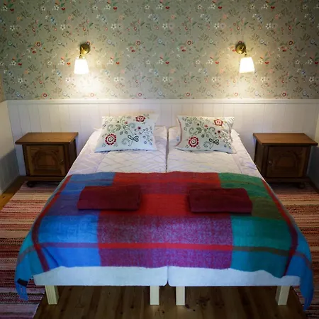 Muhu Tonise Talu Maison d'hôtes *