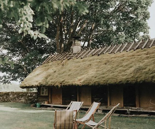 Πανσιόν Muhu Tonise Talu *