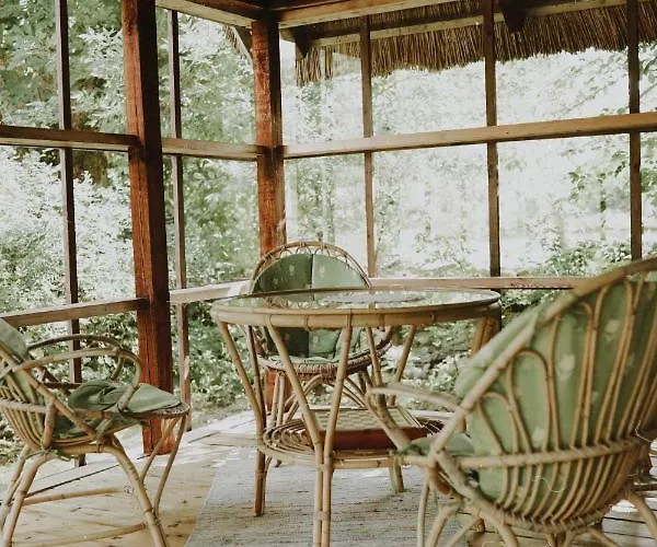 Muhu Tonise Talu Guest house *