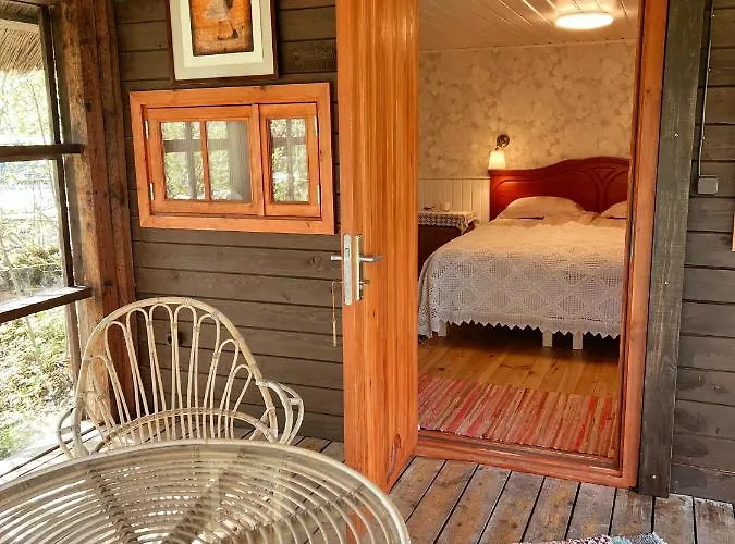 Muhu Tonise Talu Guest house *